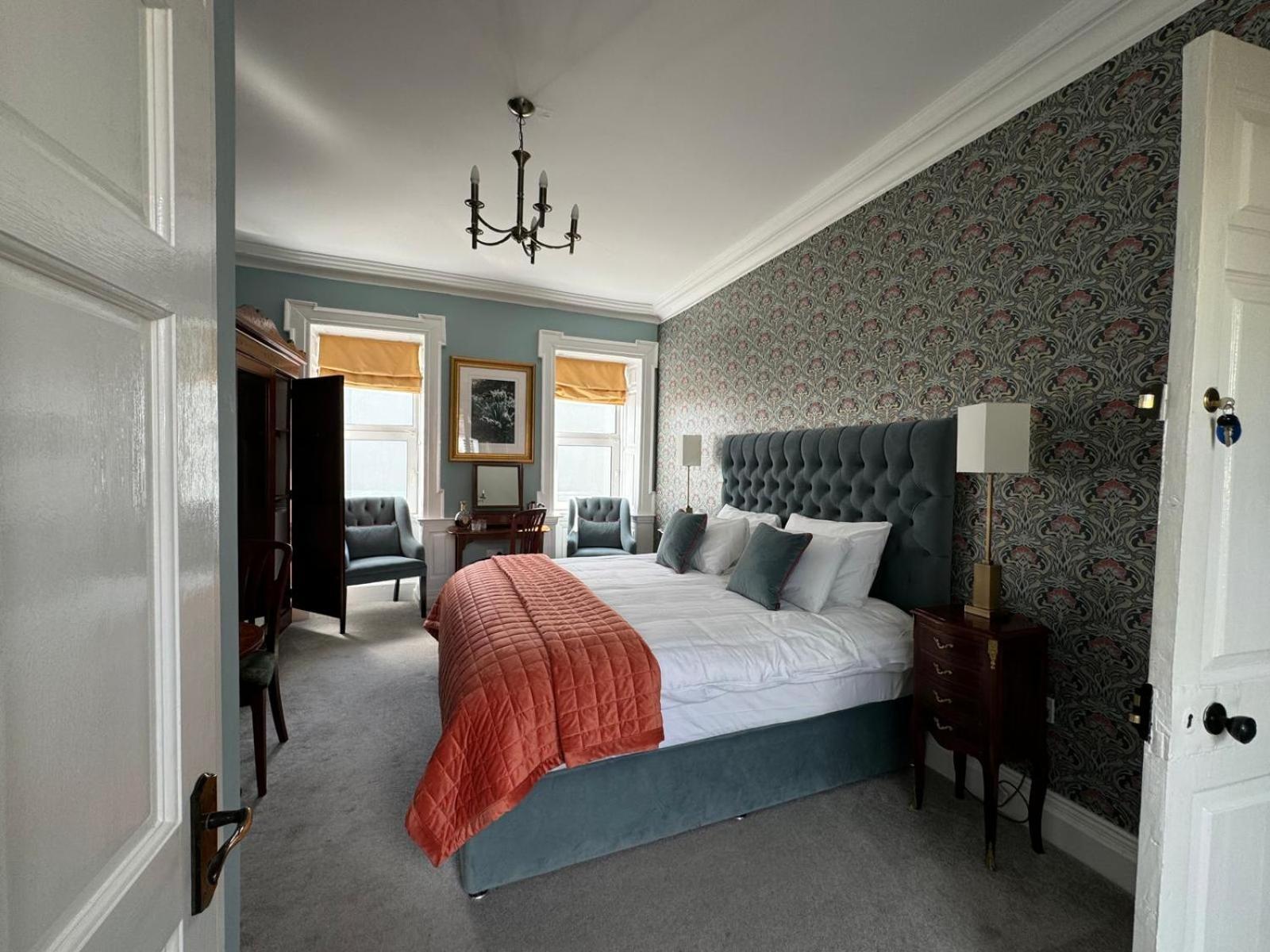Abbey View House Hotel Йол Екстериор снимка