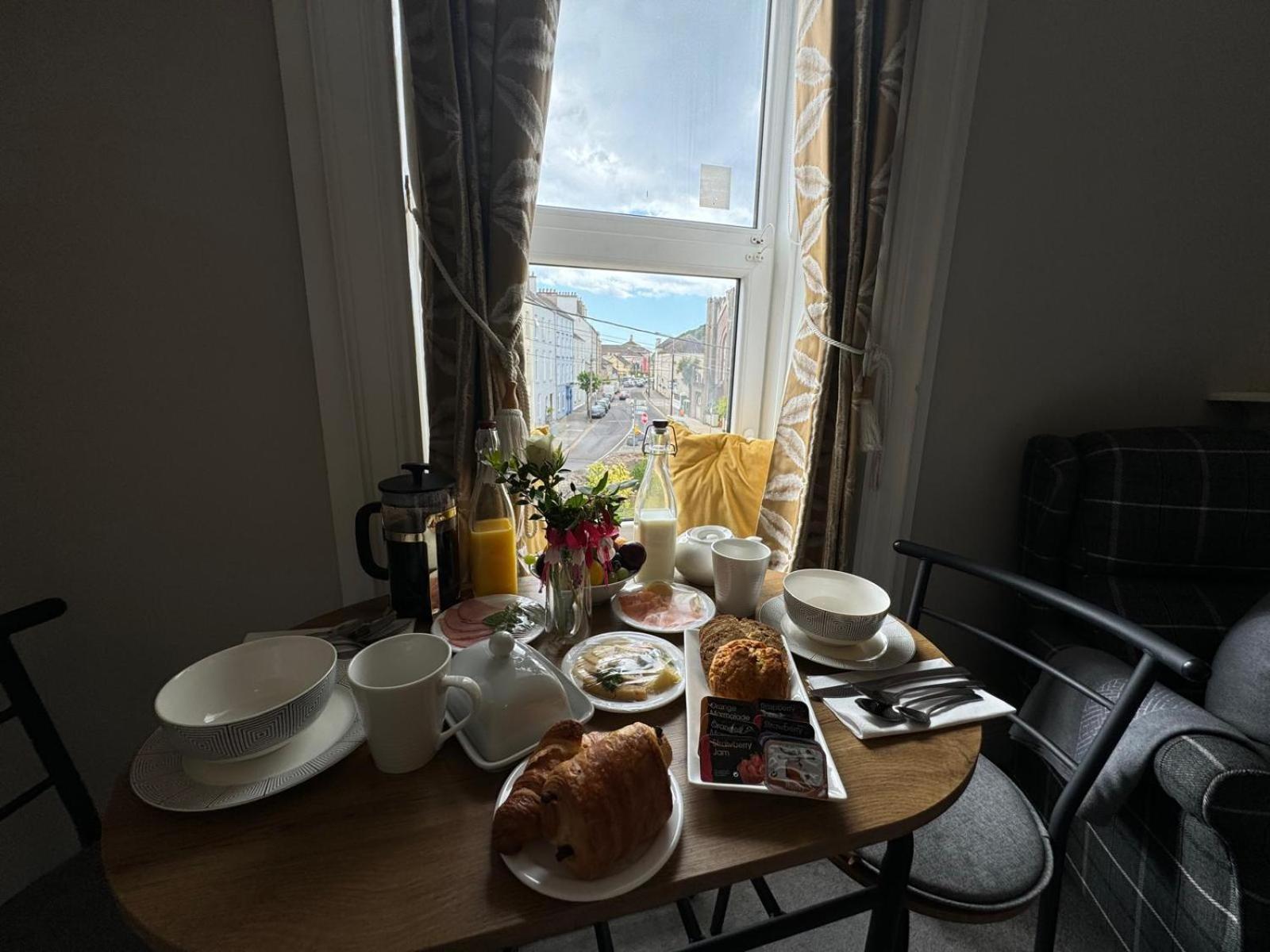 Abbey View House Hotel Йол Екстериор снимка