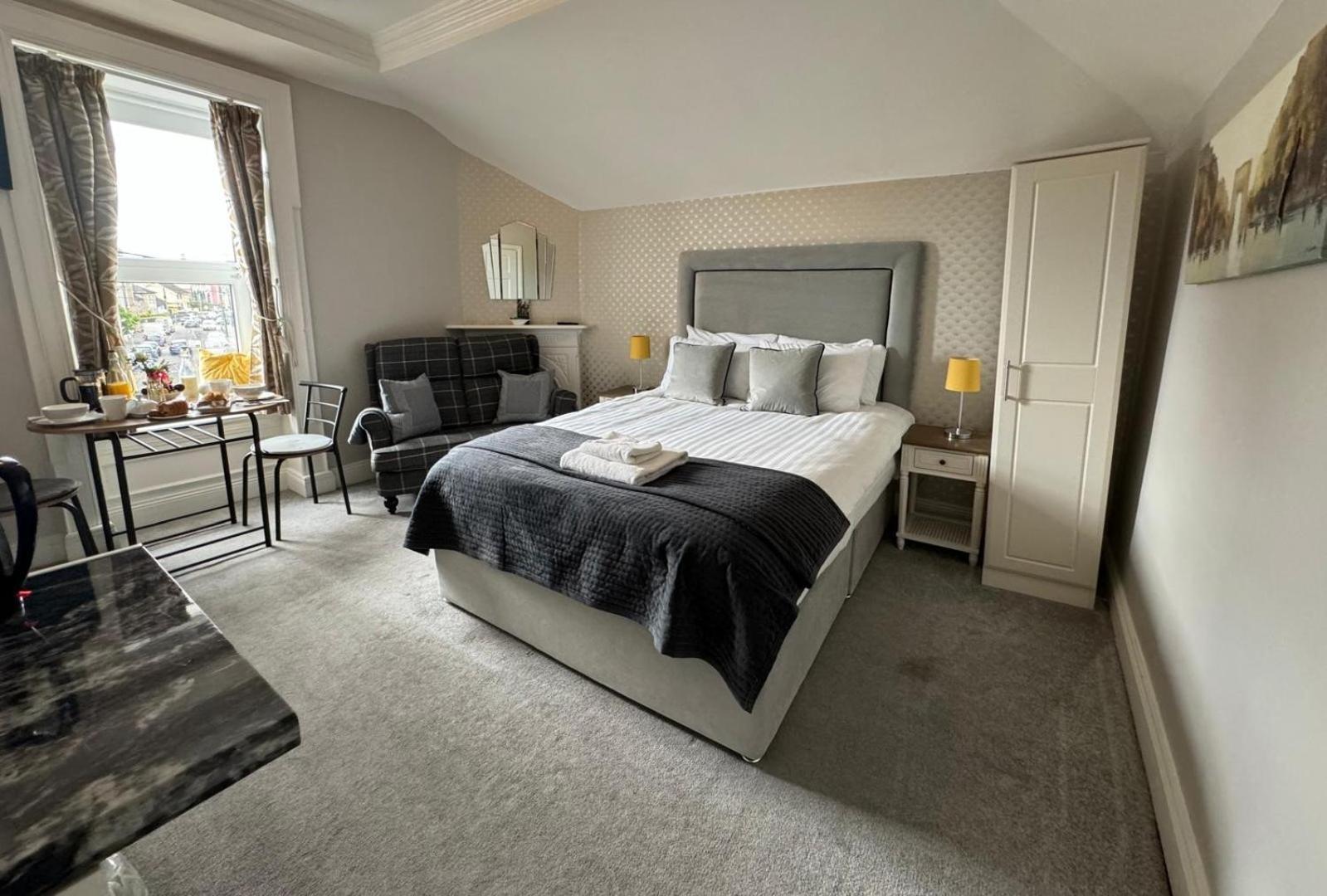 Abbey View House Hotel Йол Екстериор снимка